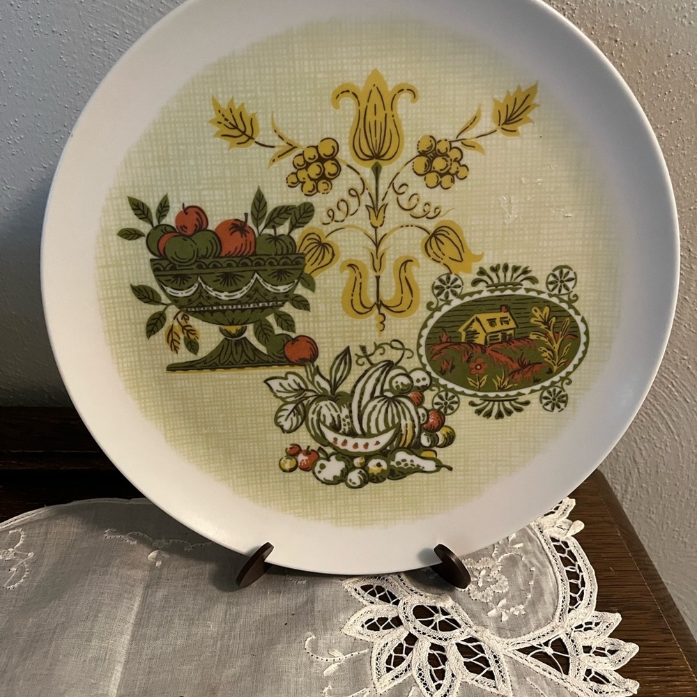 Charming Floral Melamine Plate with Green and Yellow Design